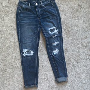 american eagle outfitters ripped tomgirl jeans